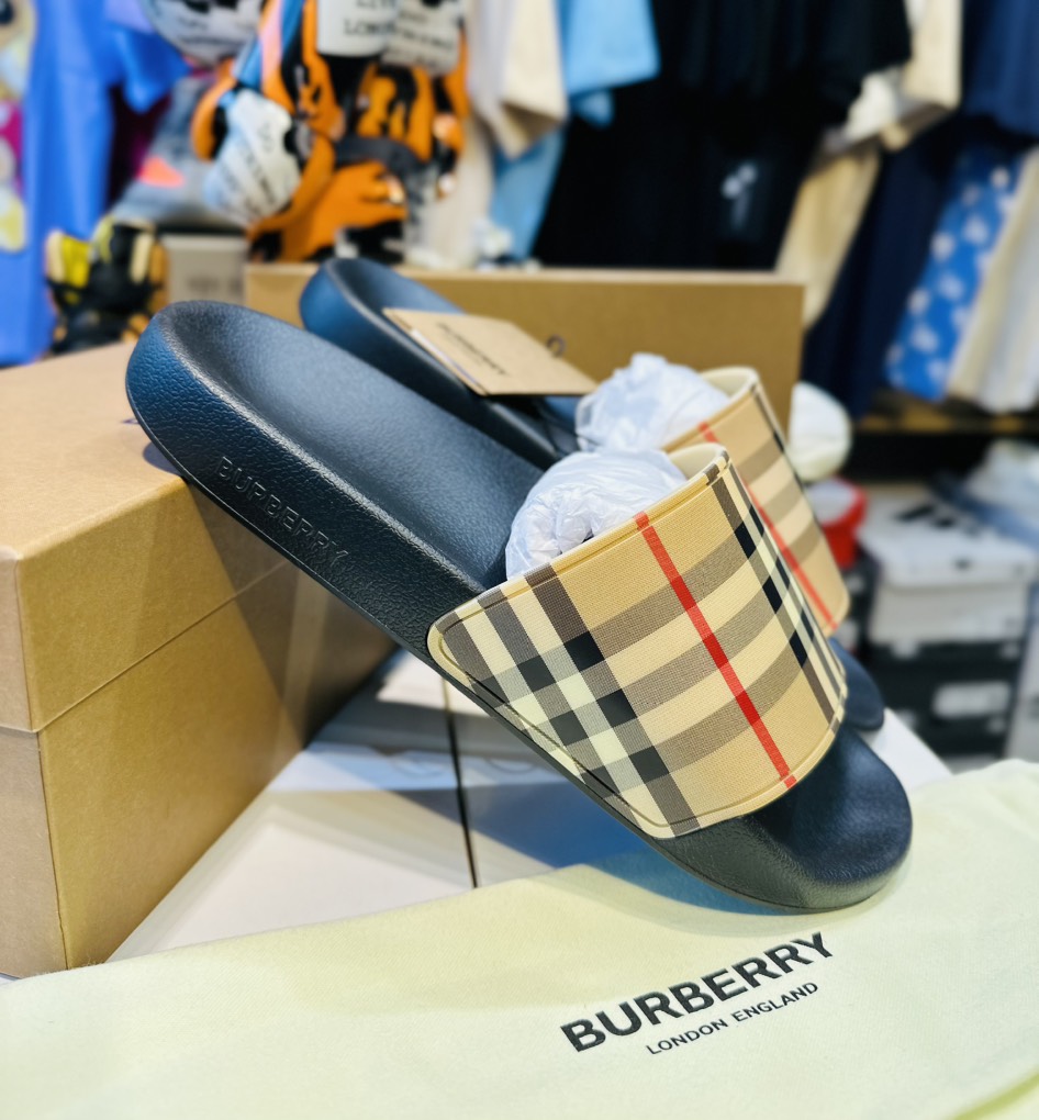 Dép Burberry Vintage SS 2021