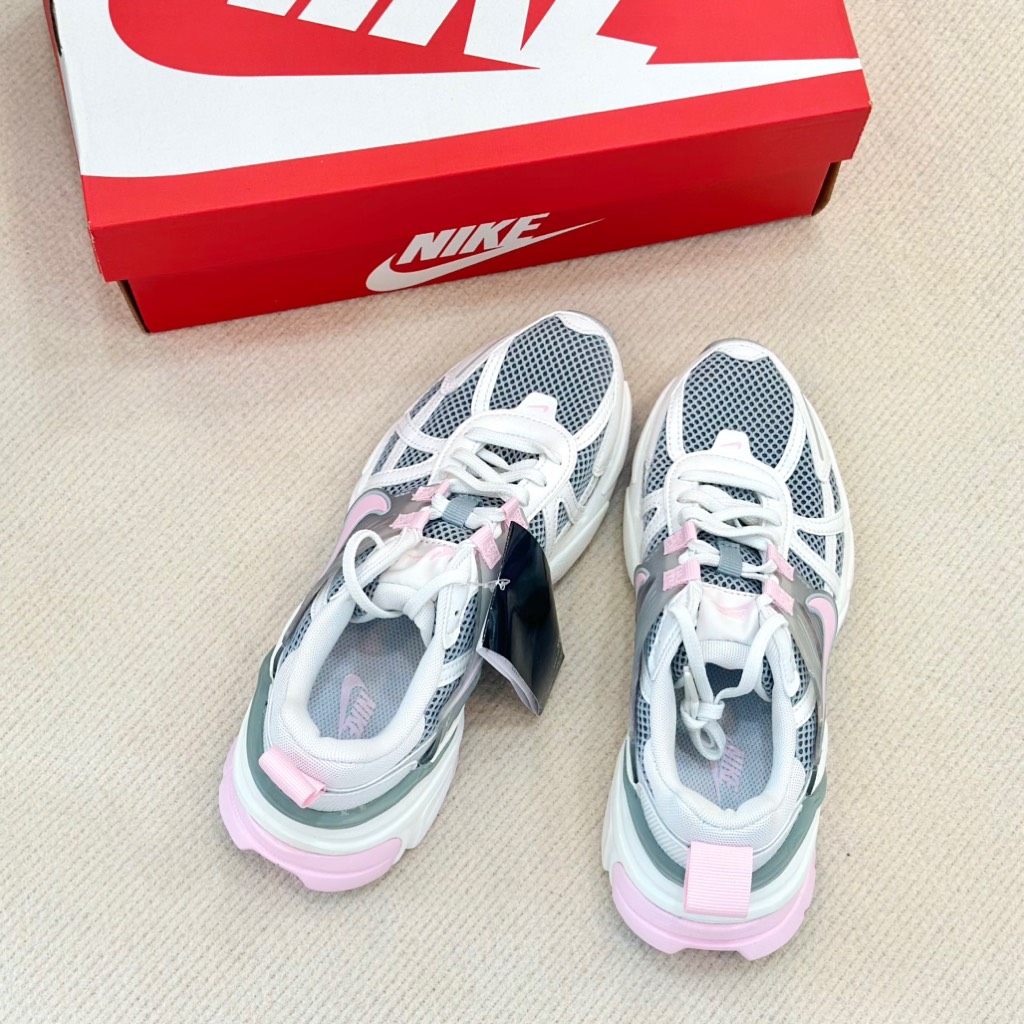 Nike V2K RUN Pink