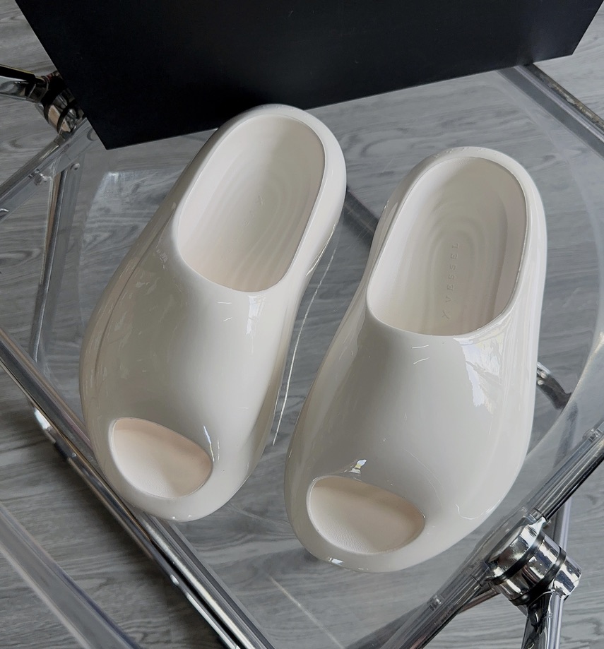 xVessel Noah's Ark “Slippers White” S23X08W