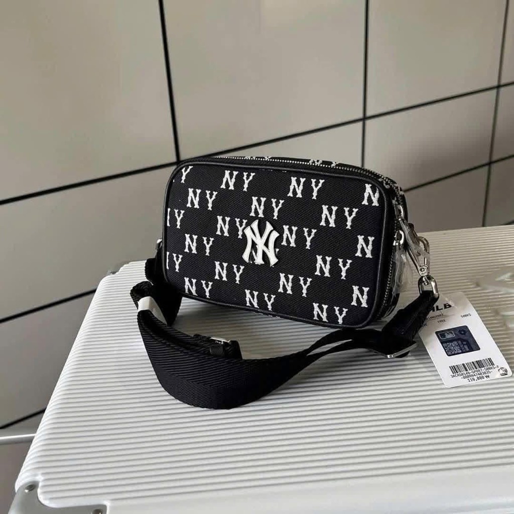 Túi MLB Black NY Monogram