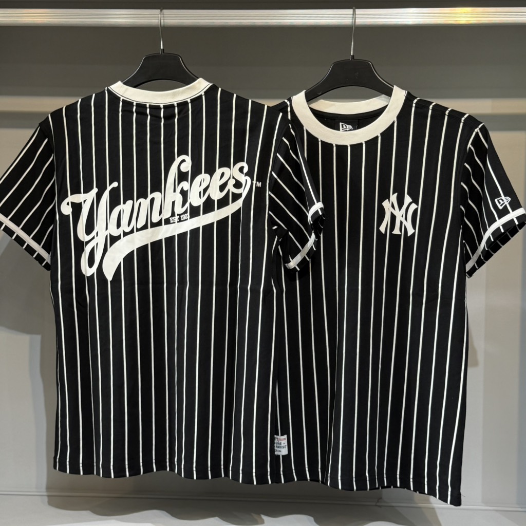 Áo New Era Đen Sọc Trắng Yankees