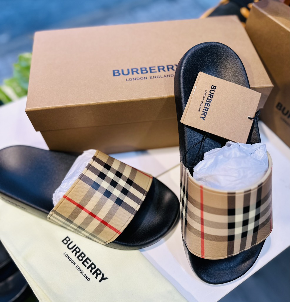 Dép Burberry Vintage SS 2021