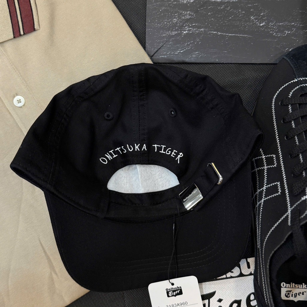 Nón Onitsuka Black