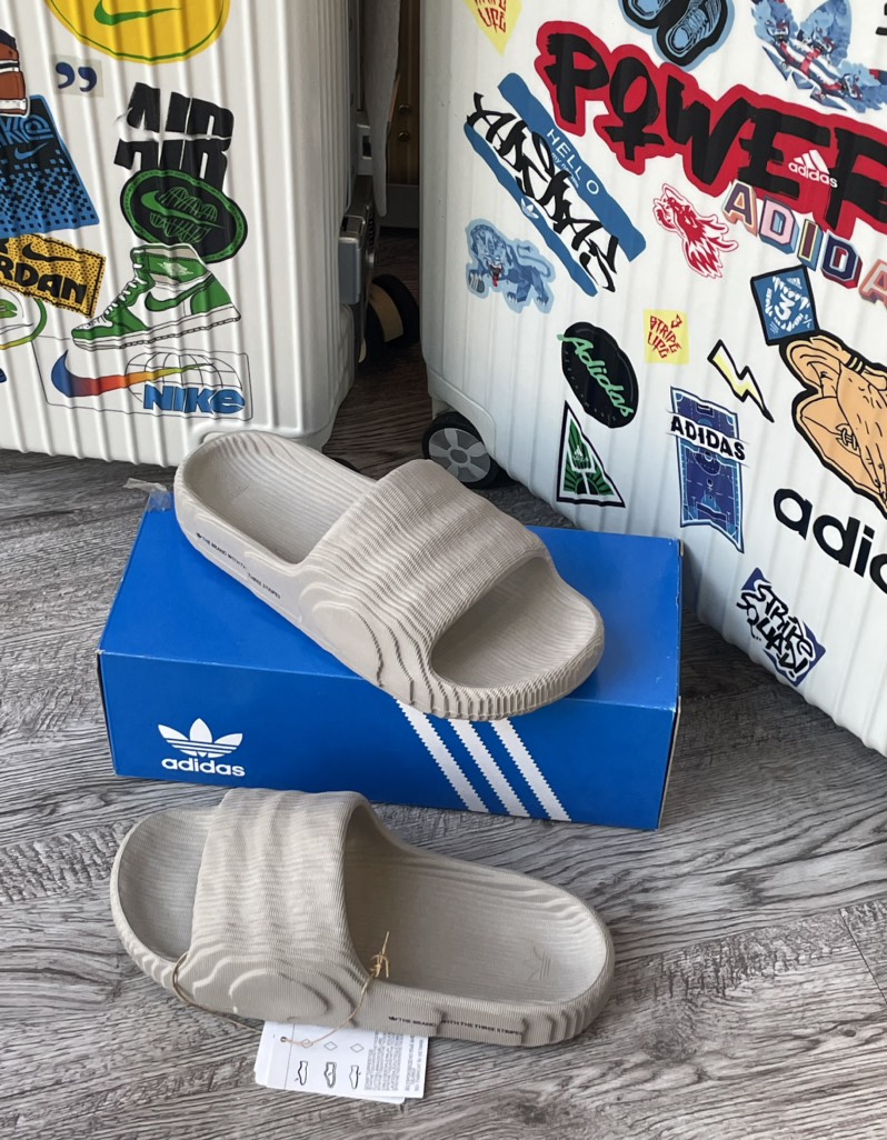 Dép ADILETTE 22 Light Grey