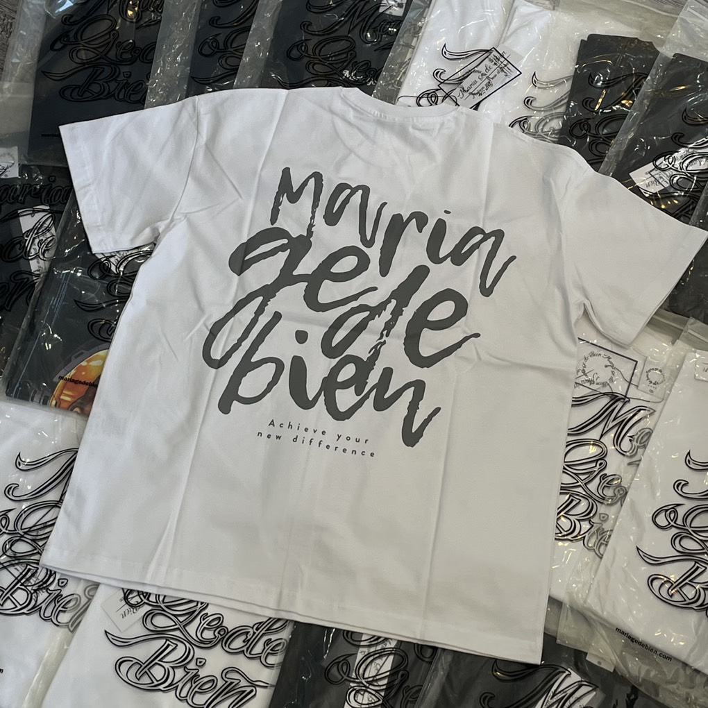 Áo Maria Ge De Bien Trắng Chữ Xám