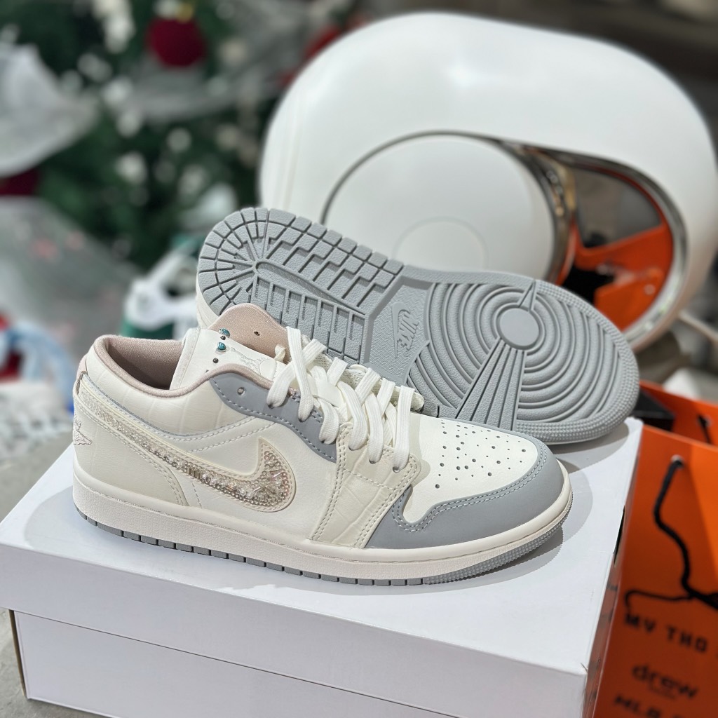 Giày Nike Air Jordan 1 Low Sail/ Soft Pearl- Off Noir IH7323100