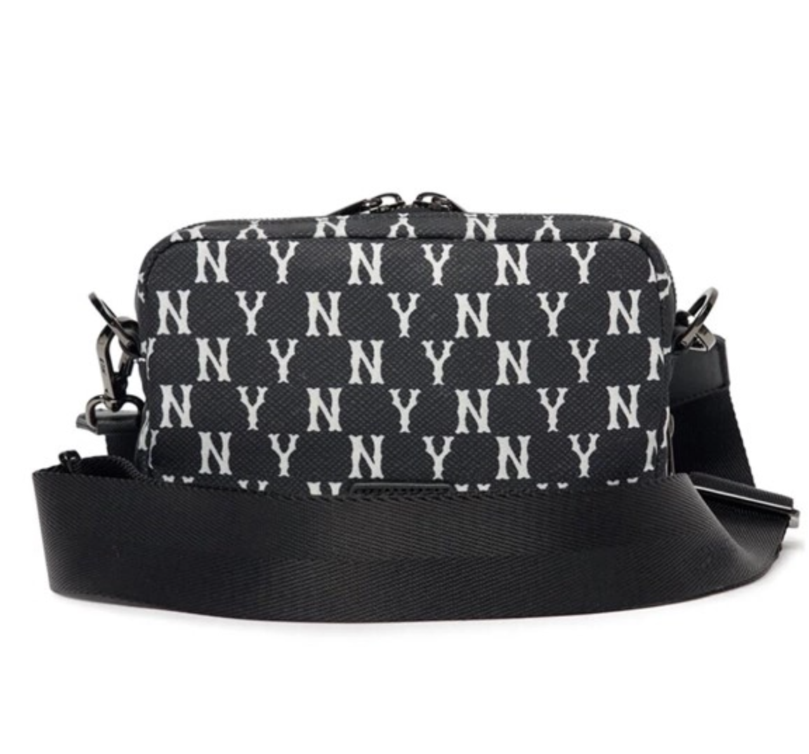 Túi MLB Monogram Crossbody 2 ngăn NY Đen