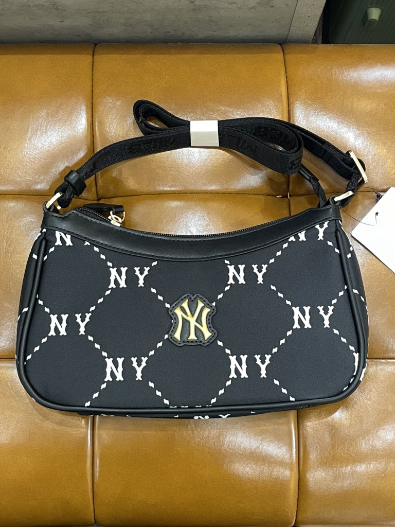 Túi MLB Đeo Vai Black NY Monogram
