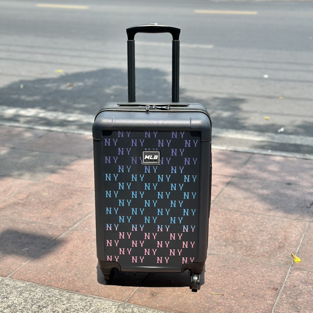 Vali MLB Black Monogram