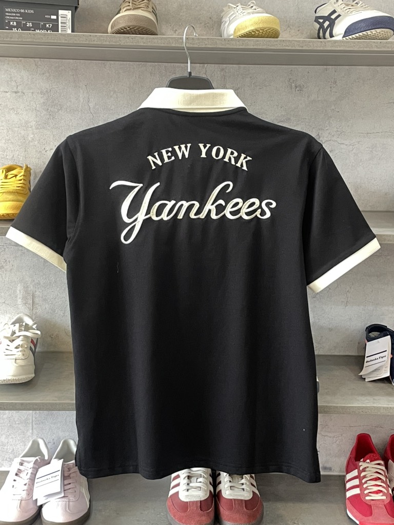 Áo New Era Đen Cổ Begie