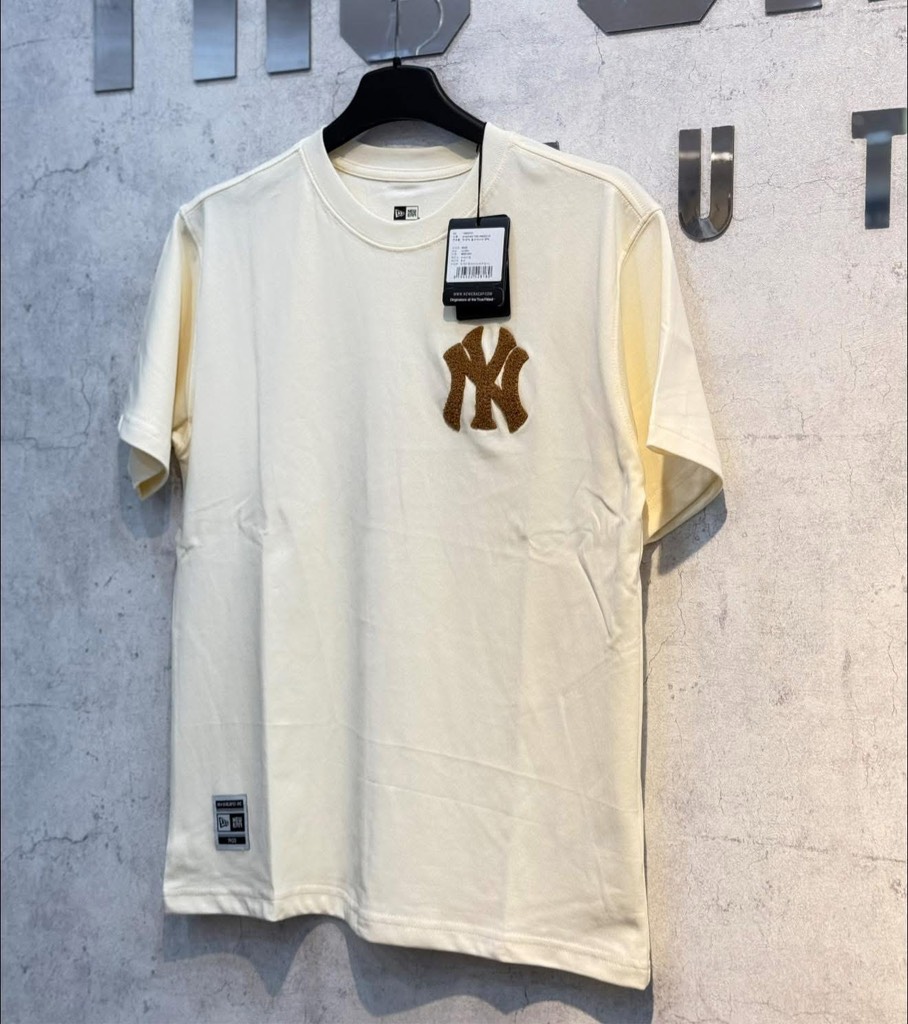 áo new era begie chữ nâu