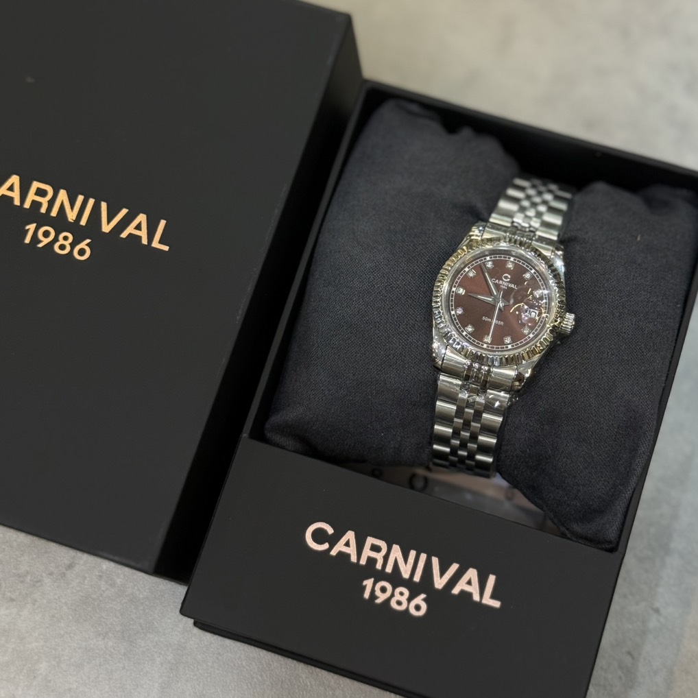 Carnival Wrist Watch Brown White Size 33