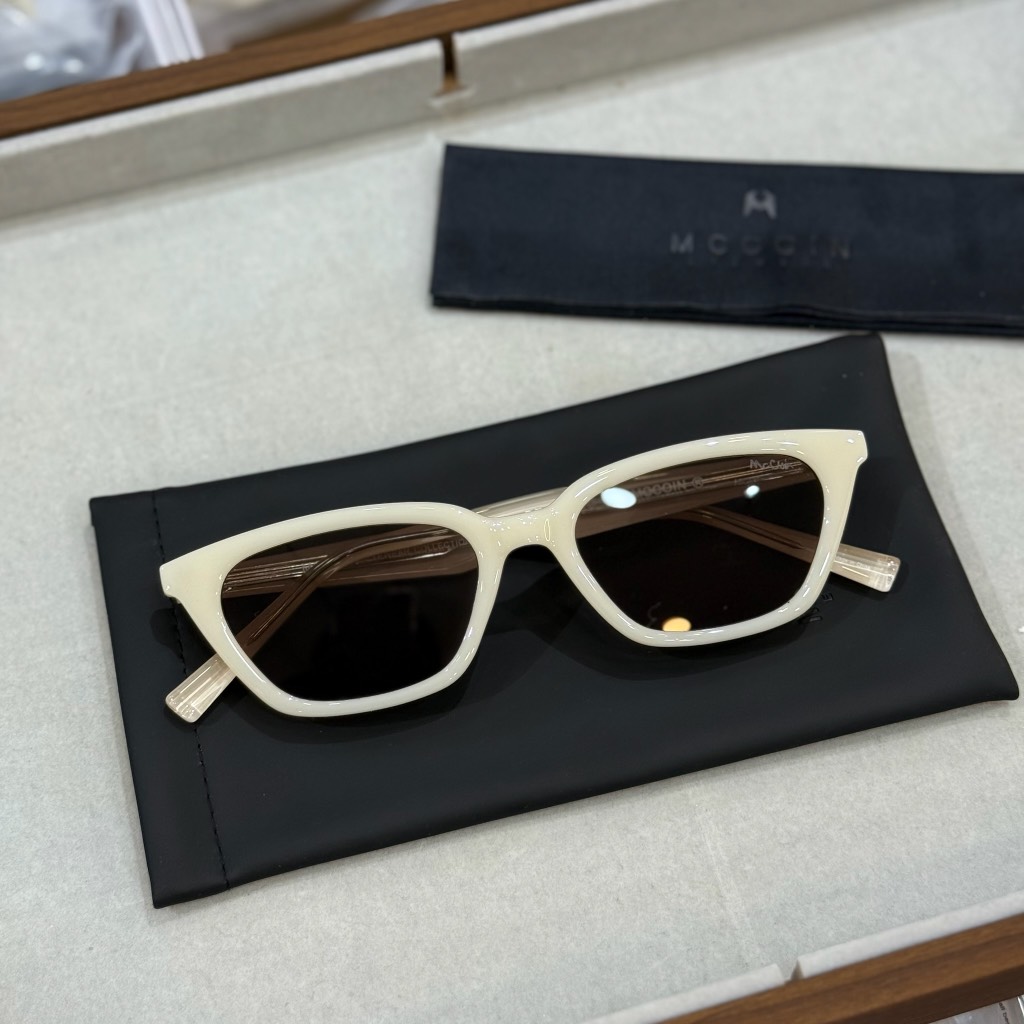 Kính Mát Mccoin Hàn Quốc Cos 03 Màu Kem
