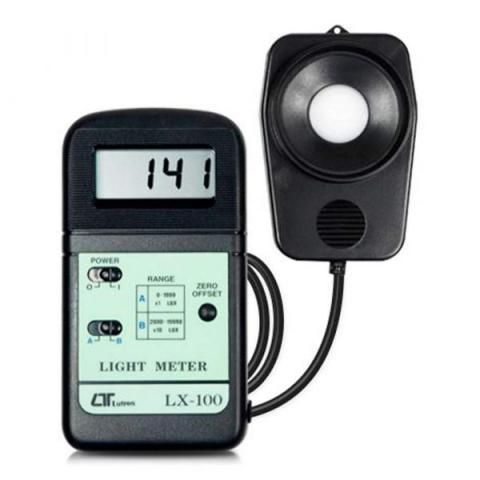 Máy đo cường độ ánh sáng Lutron LX-100