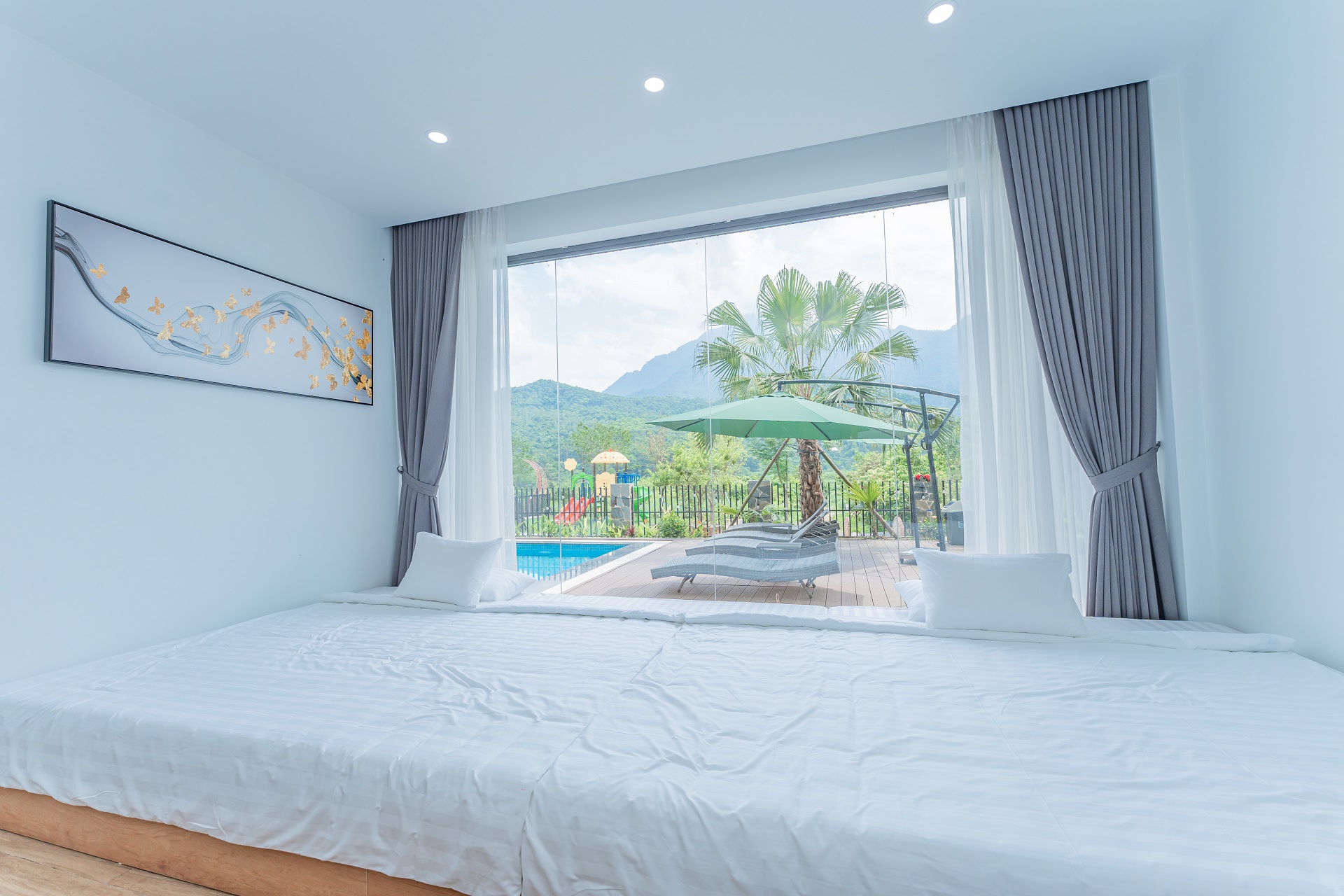 Phòng Tập Thể View Bể Bơi (Dorm Pool View)