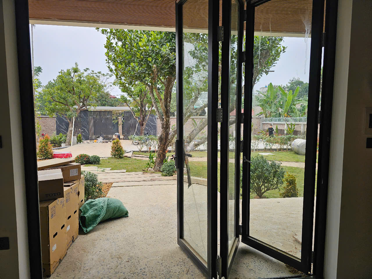 Hệ mở xếp gấp 3 cánh hoặc 5 + 7  cánh vvv