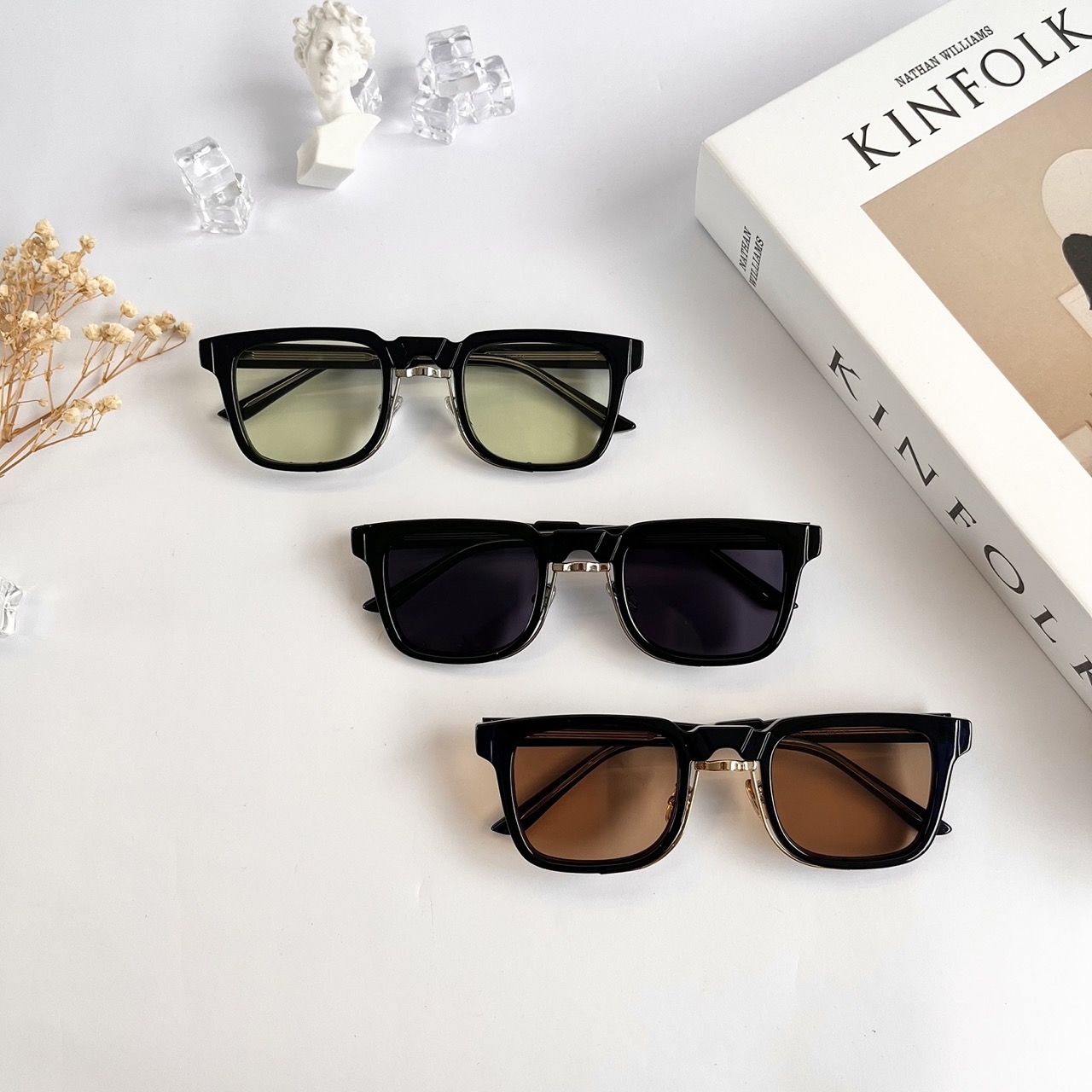 Sản phẩm kính áp tròng