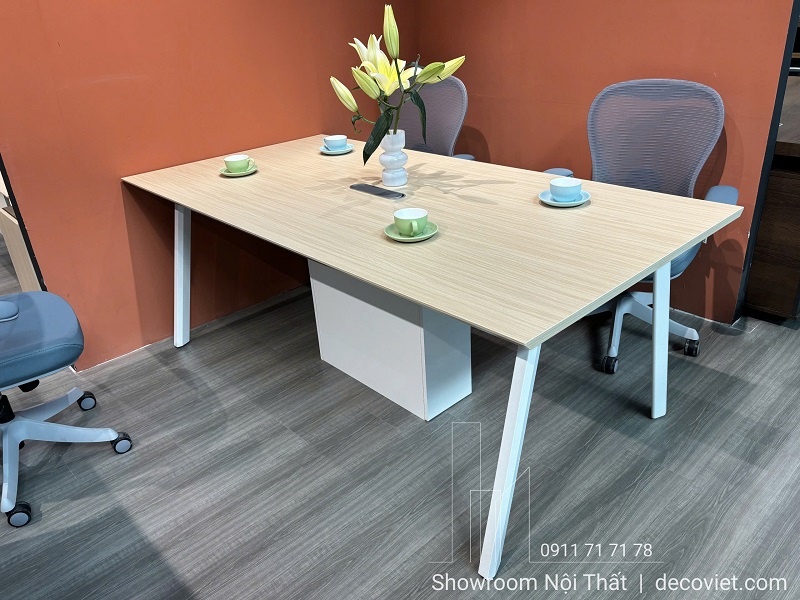 bàn làm việc nhân viên văn phòng thiết kế mở 