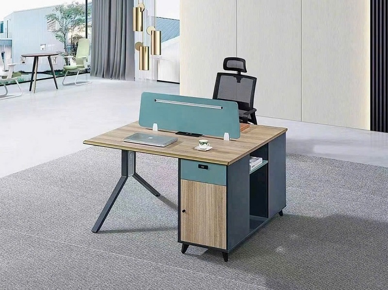 Bàn Nhân Viên Hiện Đại 142T