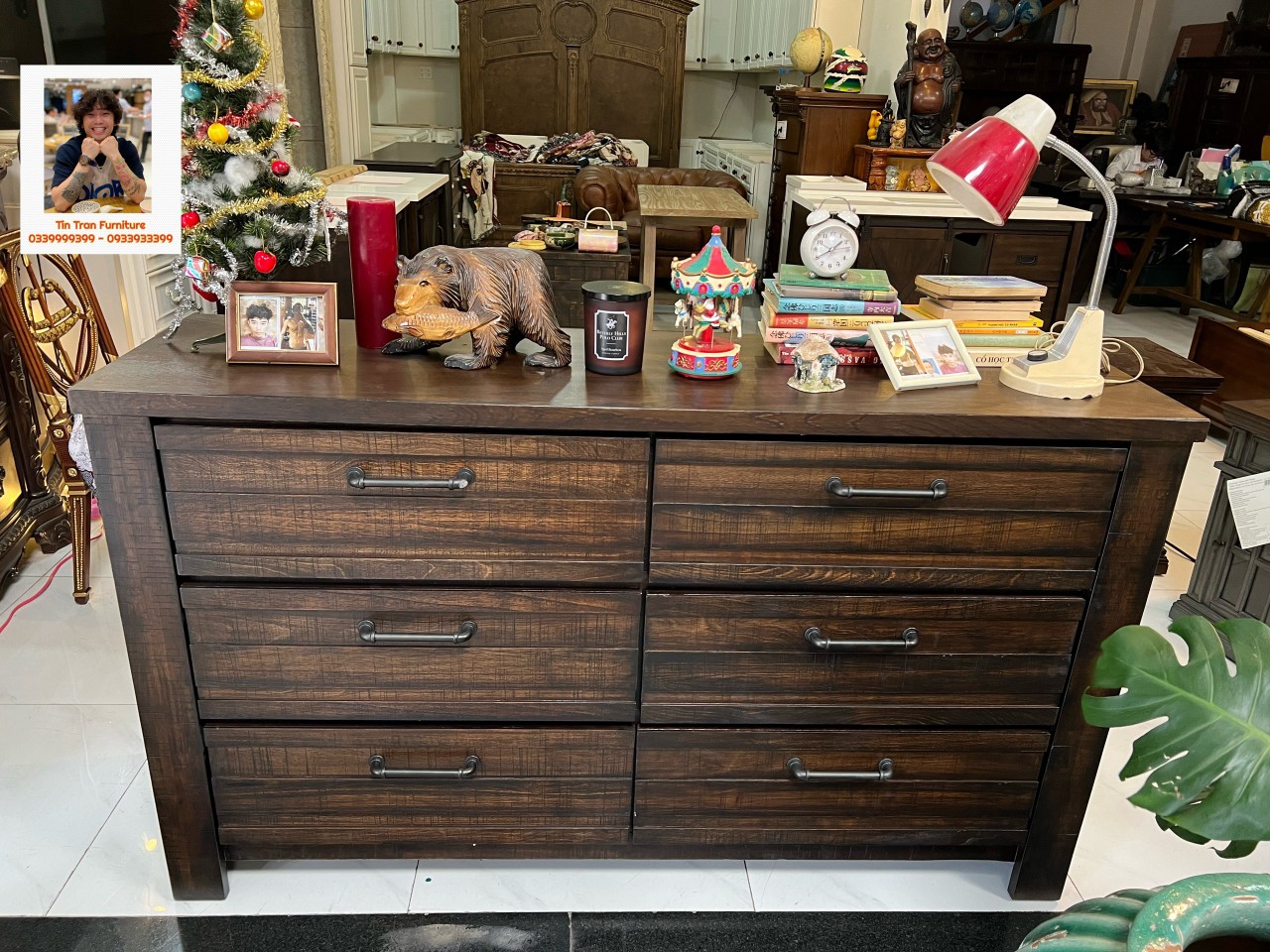 Tủ trang trí Mỹ