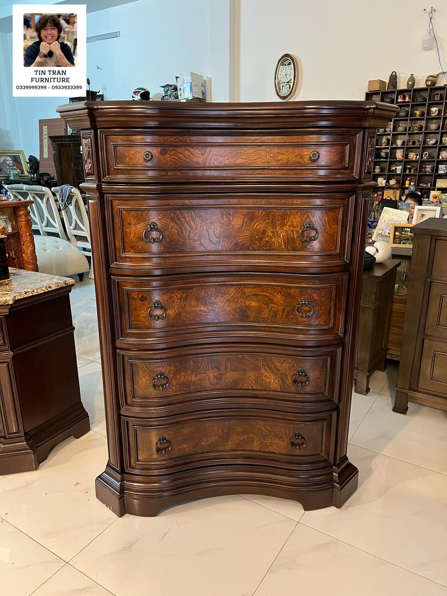 Tủ trang trí Mỹ cao