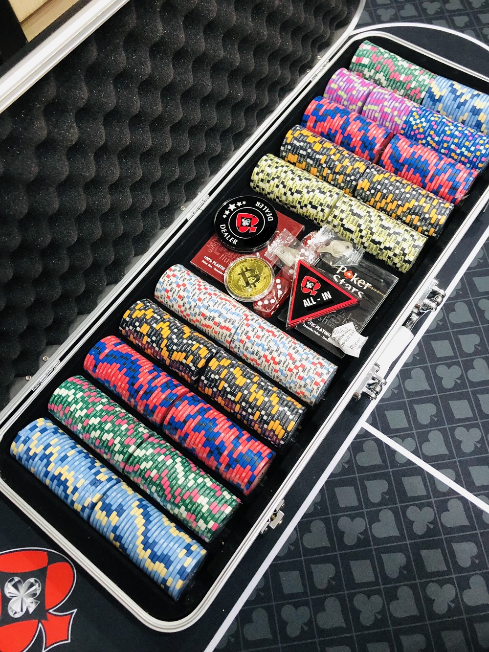 Phỉnh Poker Sóc Sơn Chip Poker Giá Rẻ Ship Nhanh