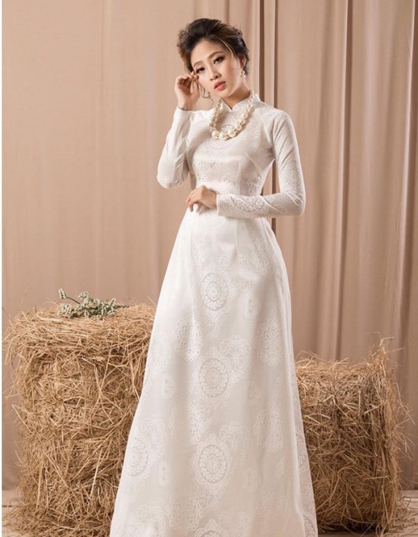 Bí Mật Đằng Sau Sự Quyến Rũ Của "Áo Dài Cưới Trắng"
