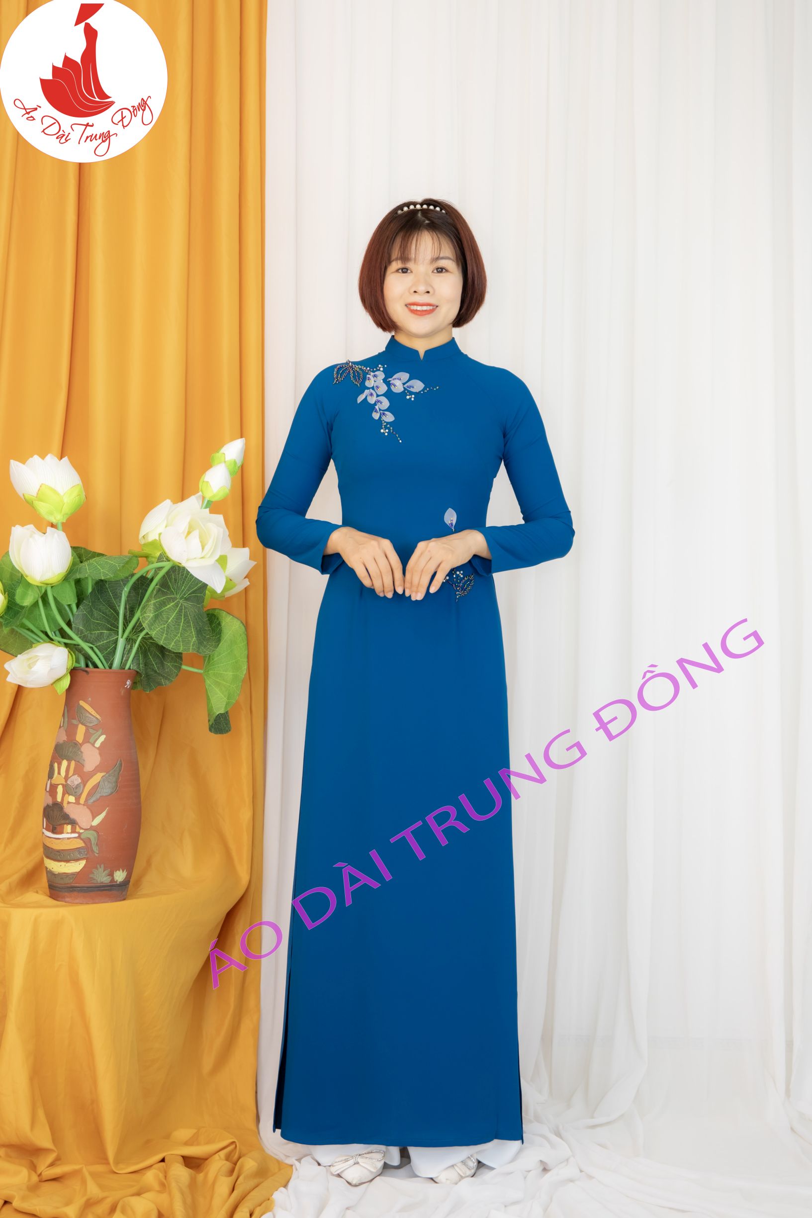 Áo dài màu xanh cổ vịt cổ 2.5cm vải Lụa Hồng Ngọc