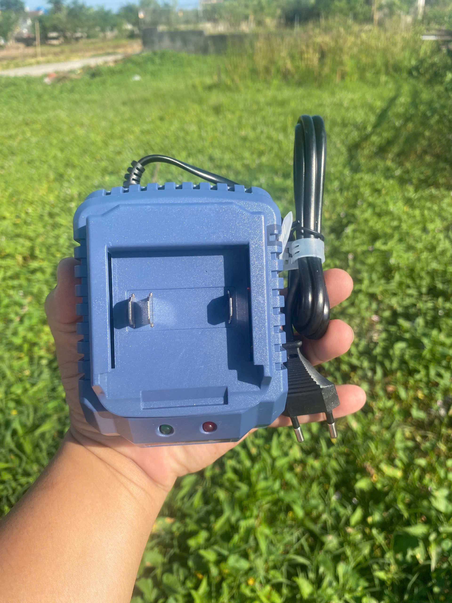 Sạc nhanh 1.8a 18-21V YAMASU chân pin phổ thông makita, loại dùng với mạch sạc adaptor