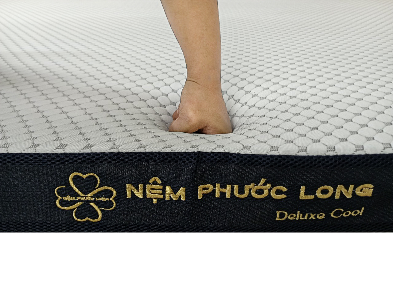 Nệm Cao Su Thiên Nhiên Liên Kết Phước Long Deluxe Cool