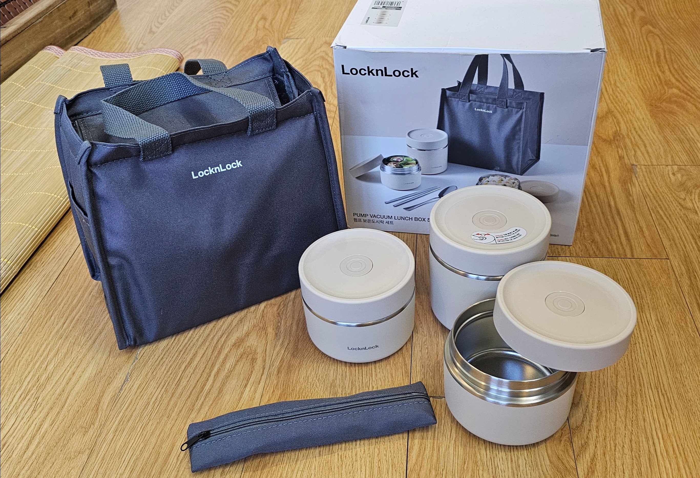 LHC8052S01 - LHC8502S02N - Bộ hộp cơm giữ nhiệt LocknLock Pump Vacuum Lunch box (300ml*2, 500ml*1, bộ đũa và thìa, túi)