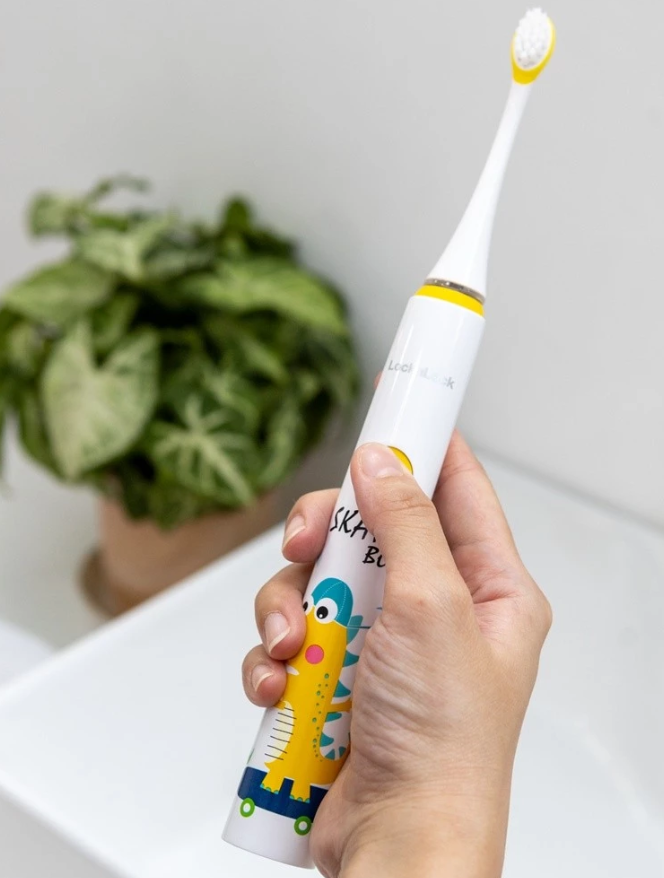 ENR226WHT-Bàn chải đánh răng điện cho bé LockLock 5V, 1.5W - Màu trắng