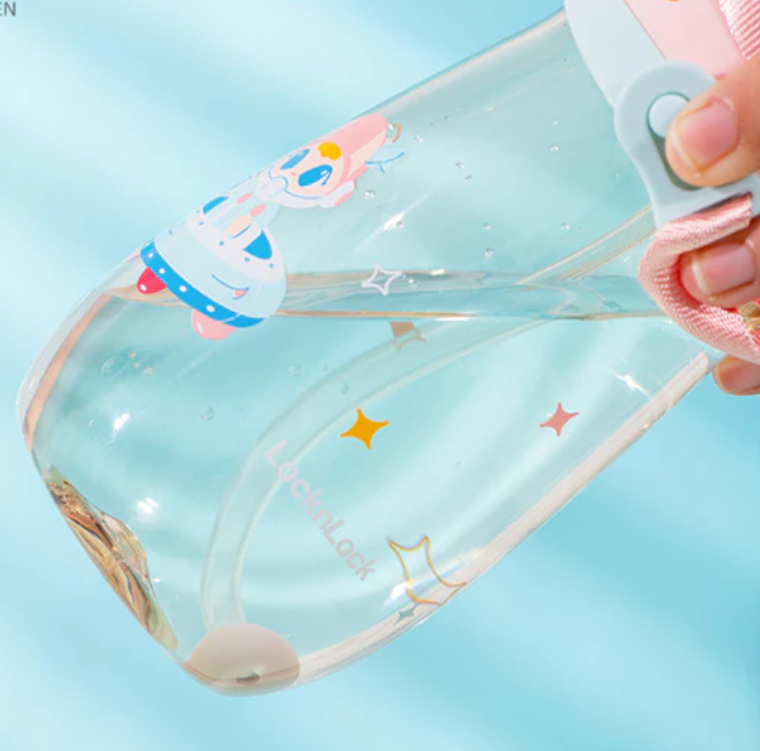 Bình nước nhựa cho bé LocknLock Deer Kids Bottle 450ml có ống hút và dây đeo HAP910