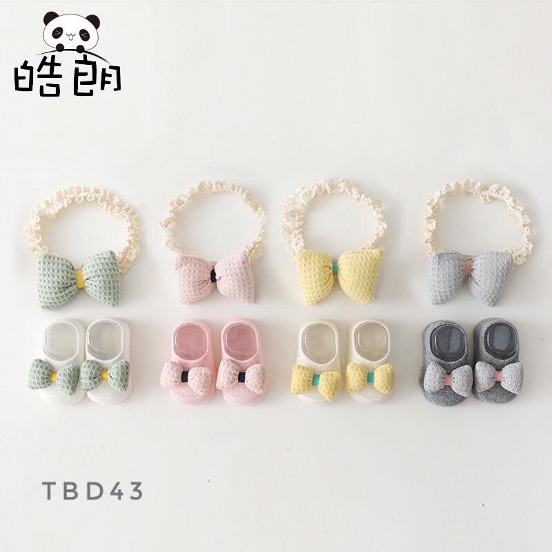 SL - SET HỘP QUÀ TẶNG BĂNG ĐÔ + TẤT