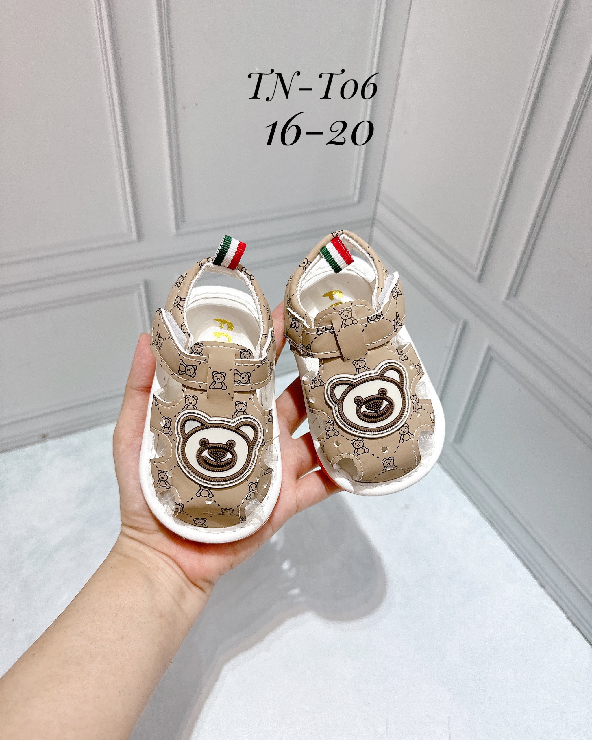 KB - Sandal nâu đính gấu(16-20)