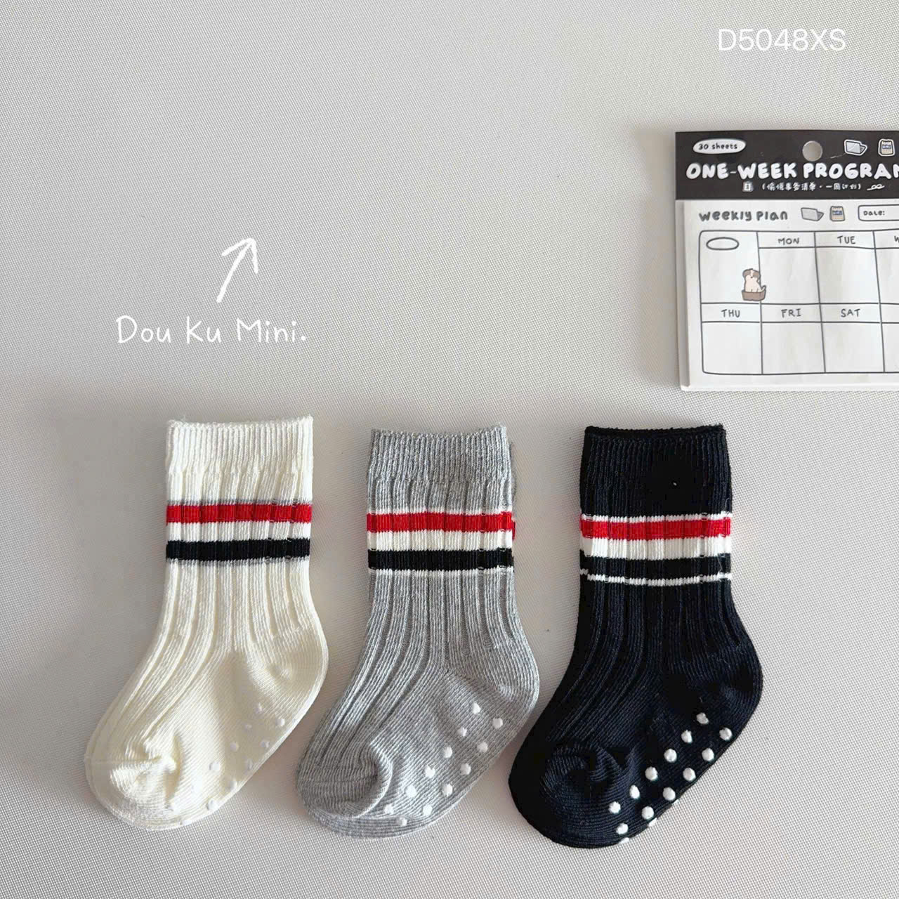 DOUKU - SET 3 ĐÔI TẤT CHỐNG TRƠN SIZE 1-2Y