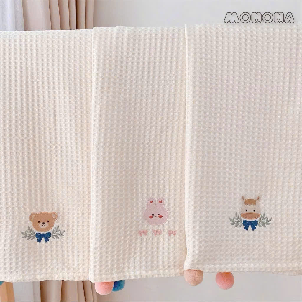 MONONA - CHĂN WAFFLE THÊU HOẠ TIẾT CÓ CỤC BÔNG