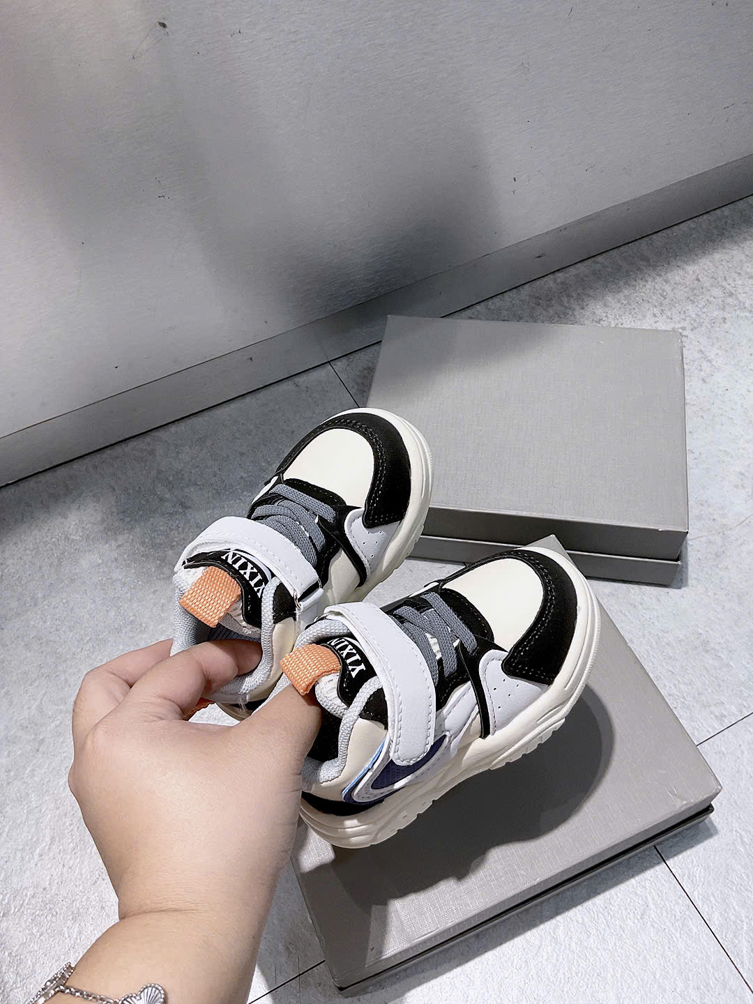 KB - Giày thể thao đen phối xanh(21-30)