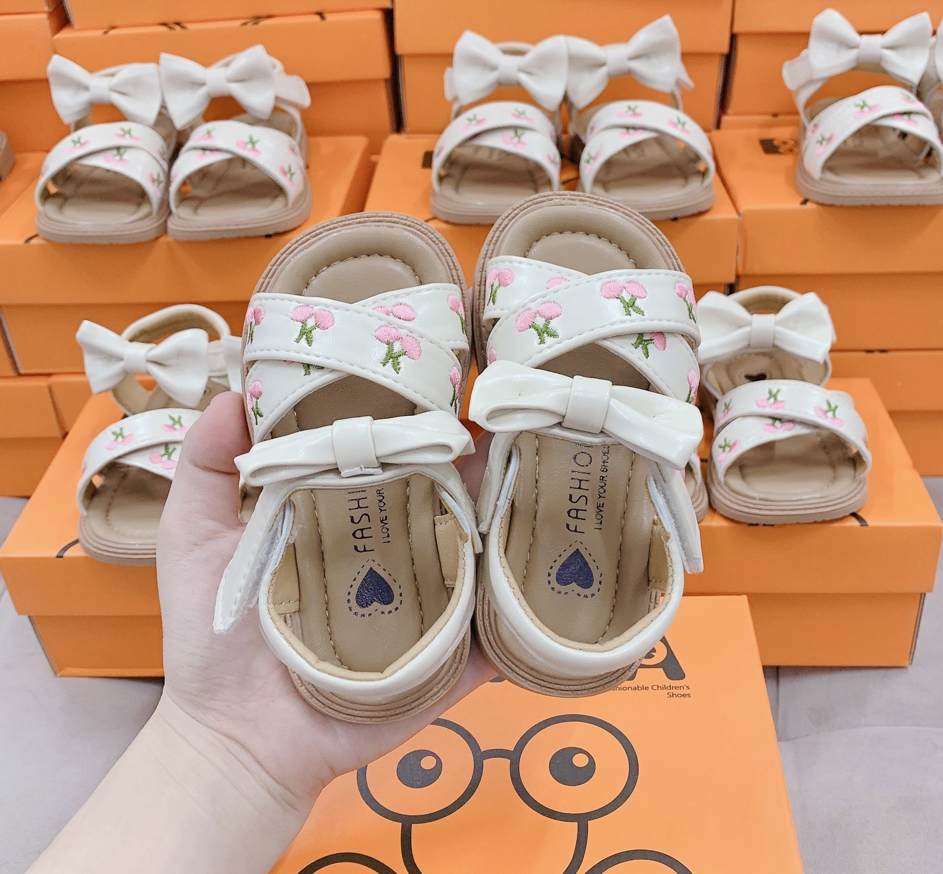 SA Sandal quai chéo thêu quả Cherry (S22-31)