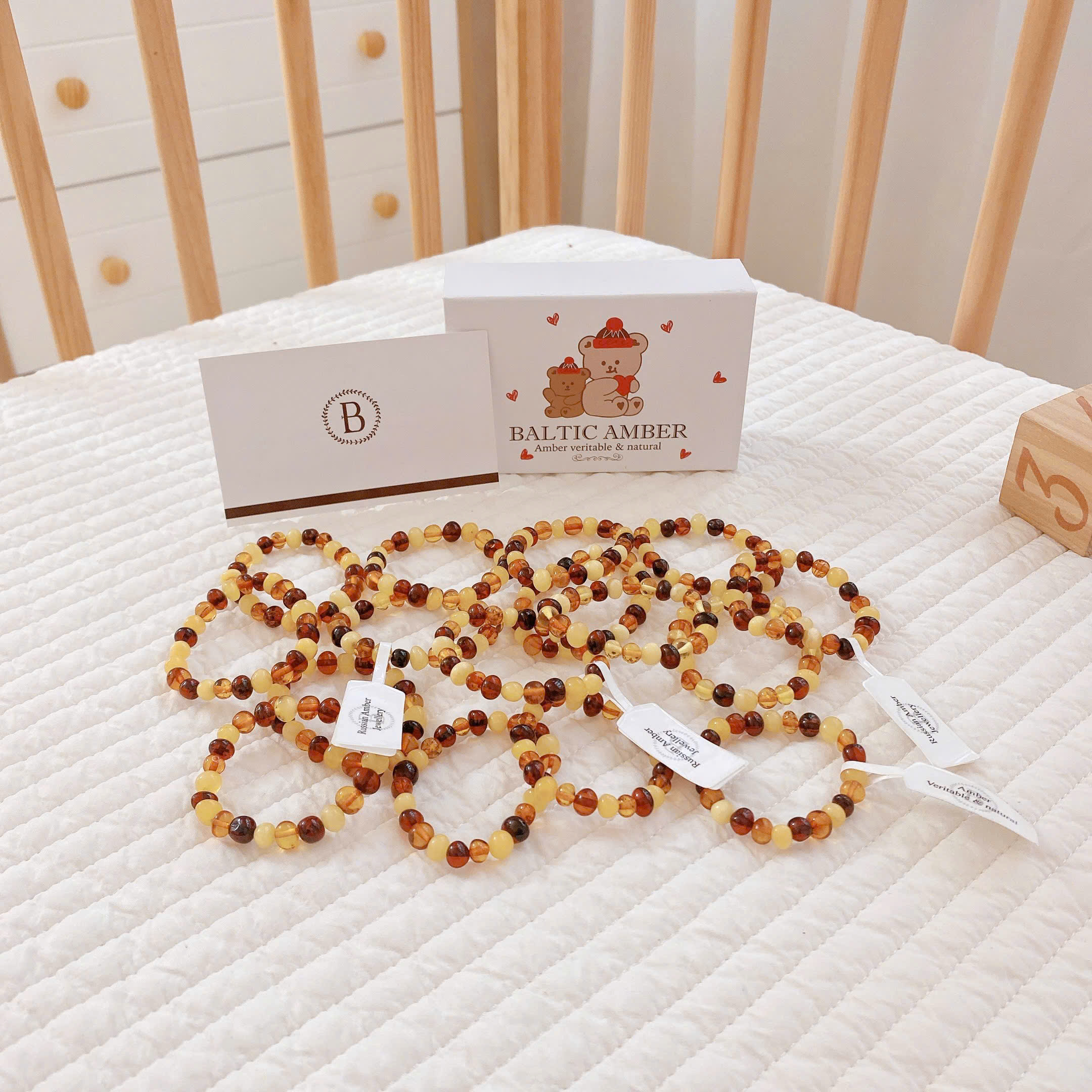 AMBER - VÒNG HỔ PHÁCH NGA CÓ HỘP