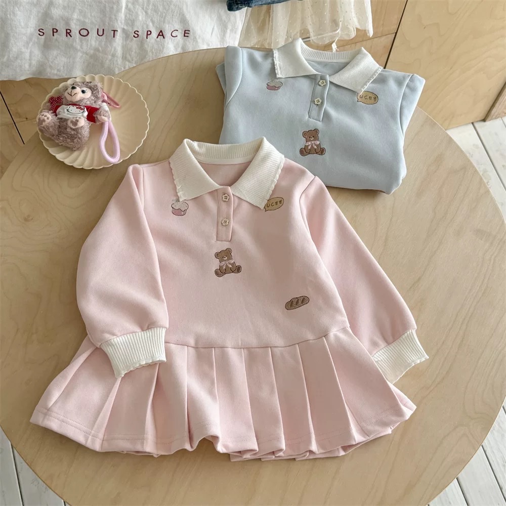 KB - Váy thun xuông xếp ly cổ POLO thêu gấu(90-140)