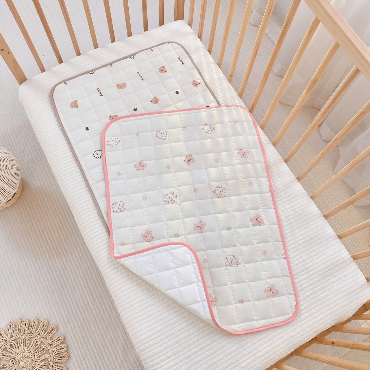 MONONA - THẢM ĐIỀU HÒA CHỐNG THẤM HỌA TIẾT TRẦN VUÔNG