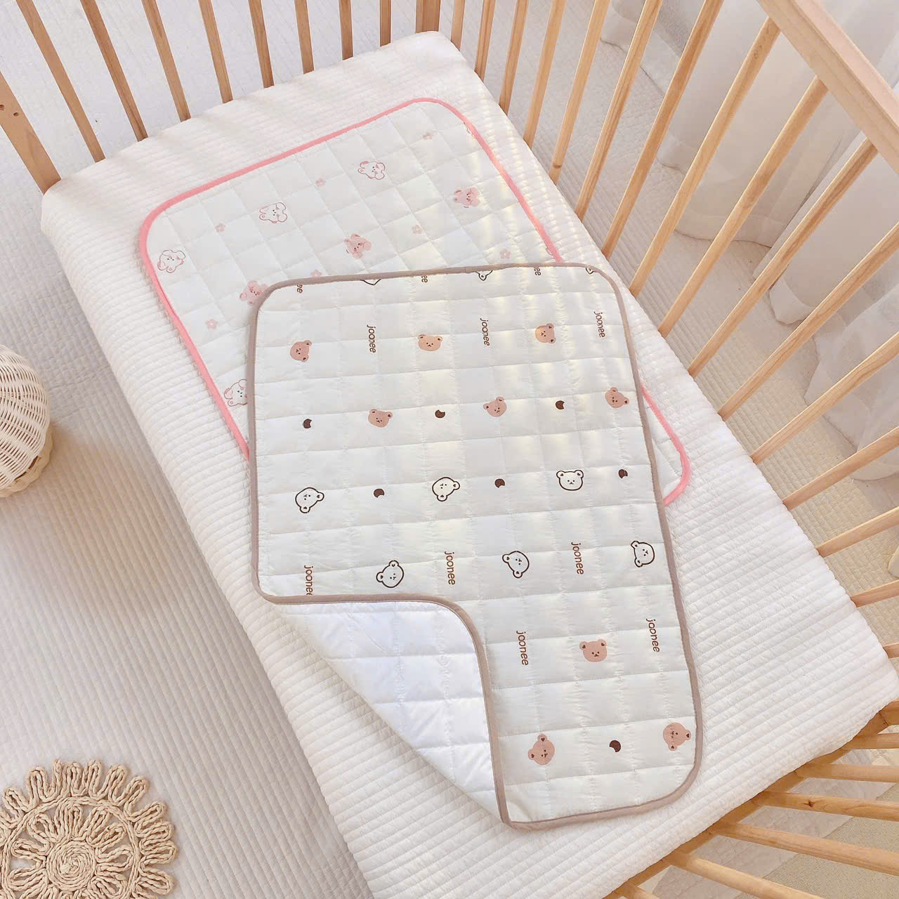 MONONA - THẢM ĐIỀU HÒA CHỐNG THẤM HỌA TIẾT TRẦN VUÔNG