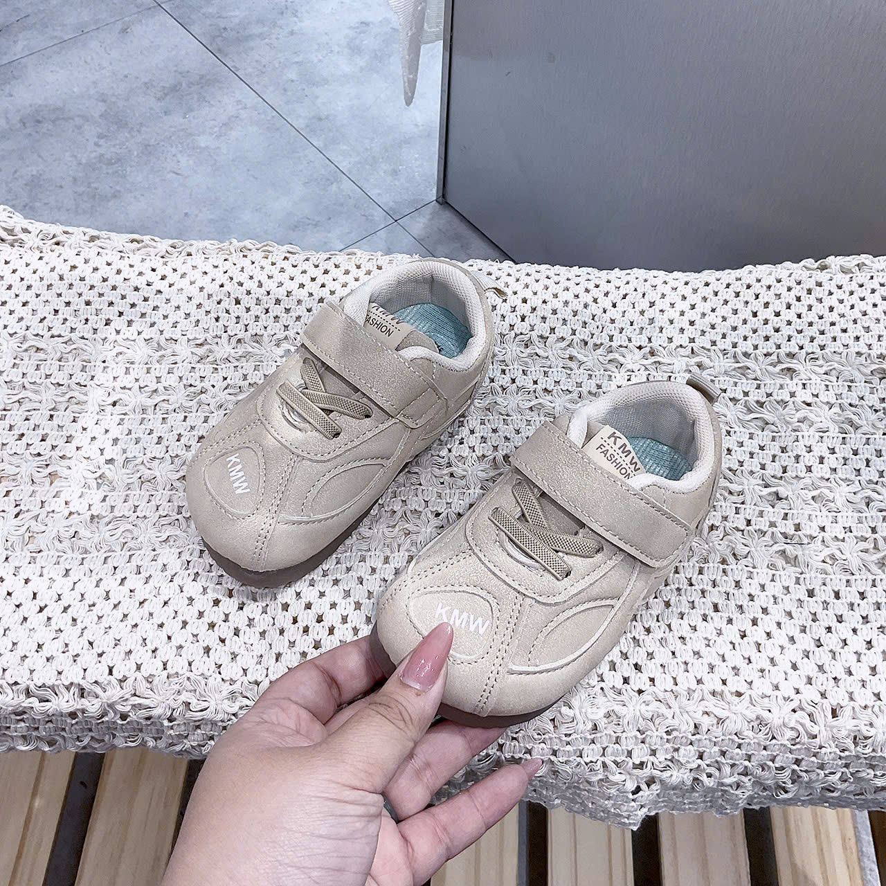 KB - Giày tập đi da lộn quai dán(17-27)