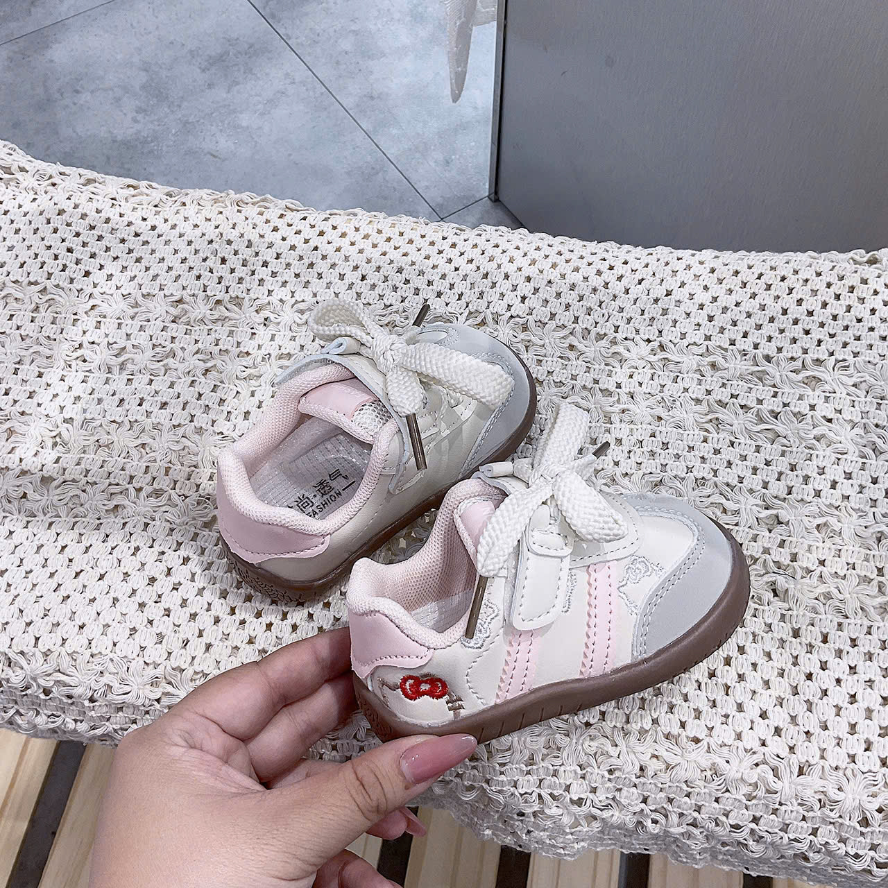 KB - Giày thể thao kitty hồng(17-21)