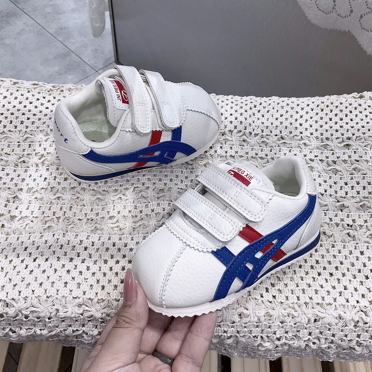 KB - Giày thể thao quai dán phối viền màu(22-26)