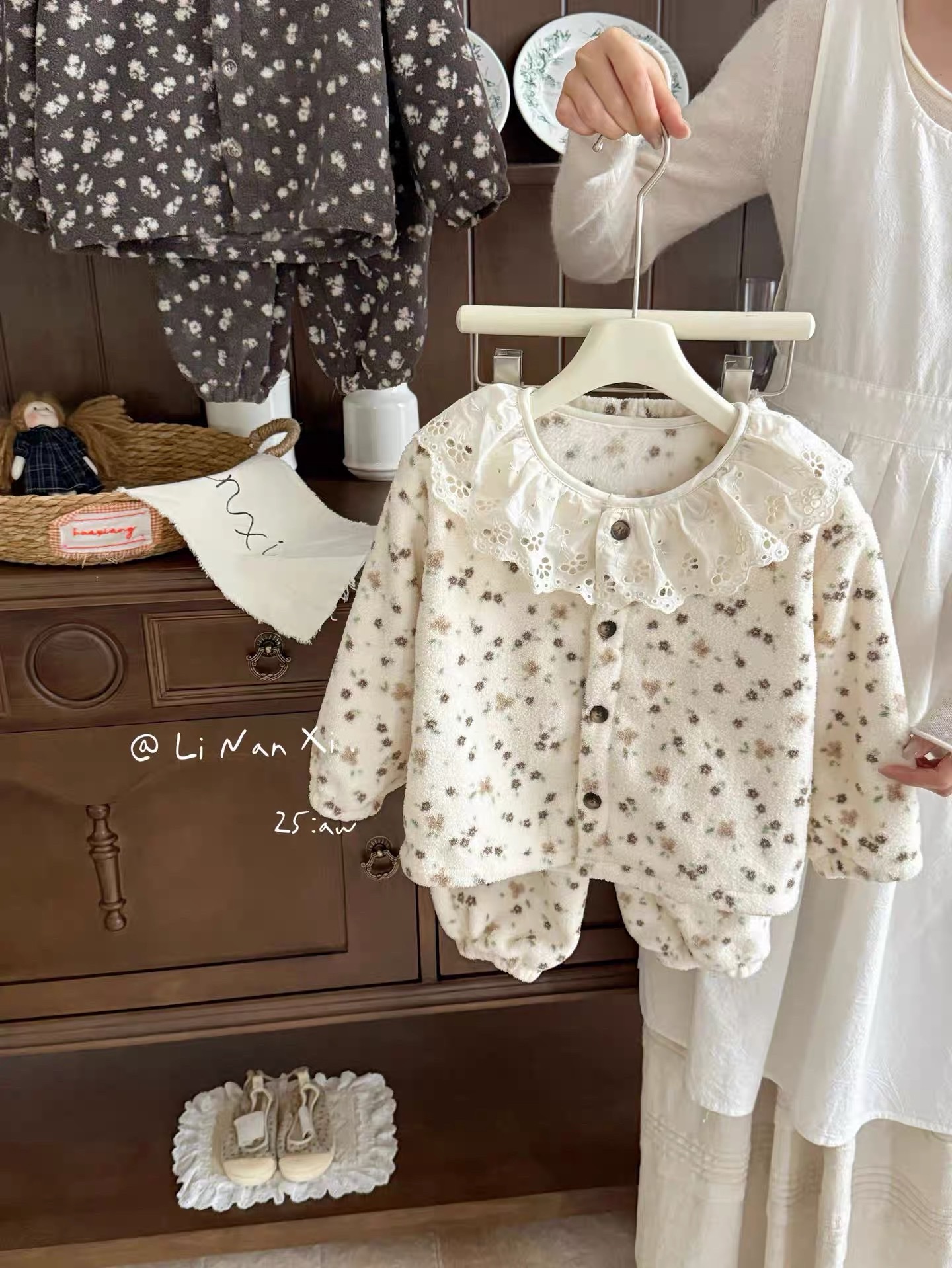 TL - Bộ ngủ lông cổ bèo hoạ tiết hoa(90-140)