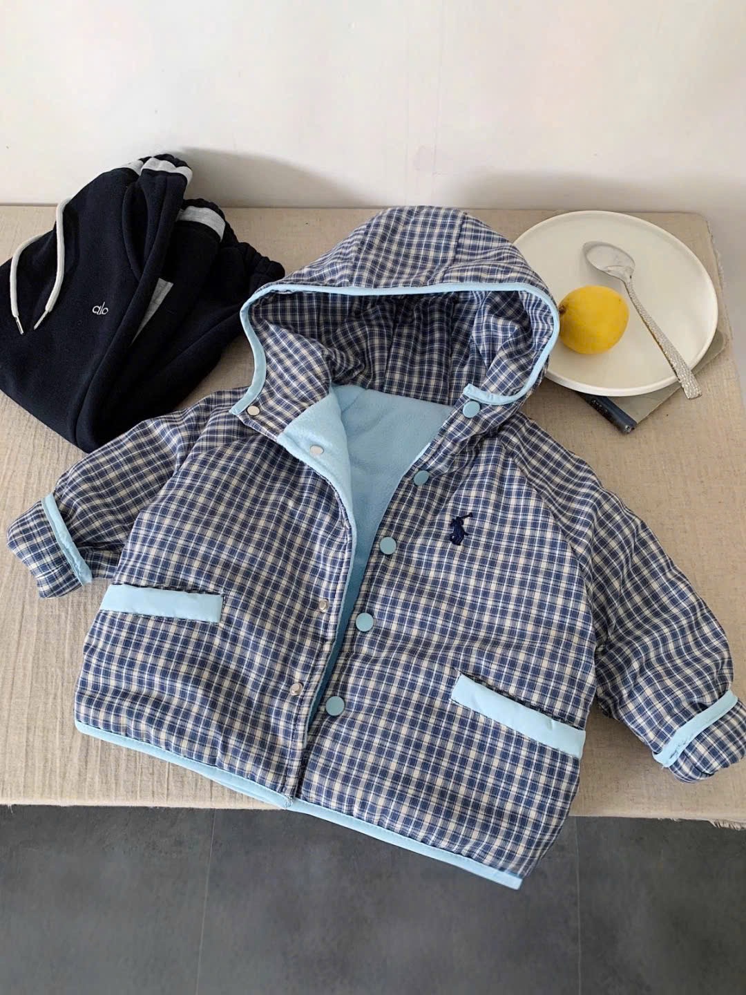 TL - Áo khoác kẻ xanh lót nỉ thêu ngựa(90-150)