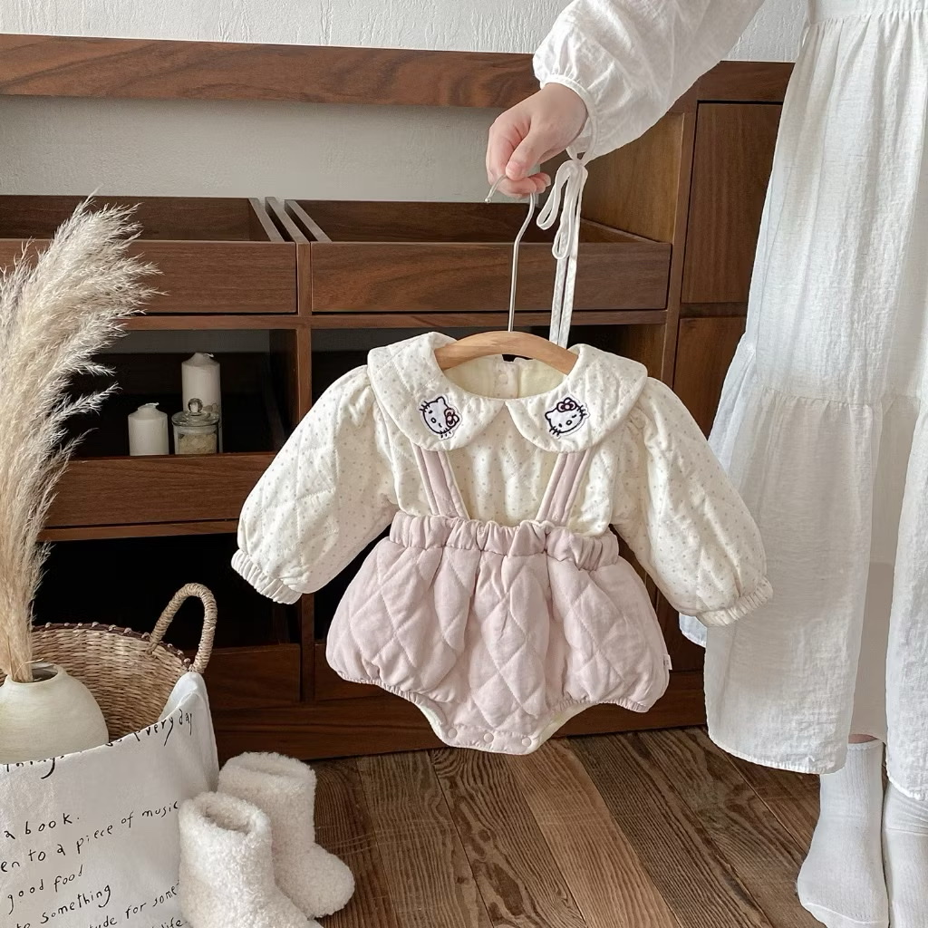 BK - Set yếm + áo chần bông cổ sen mèo(66-90)