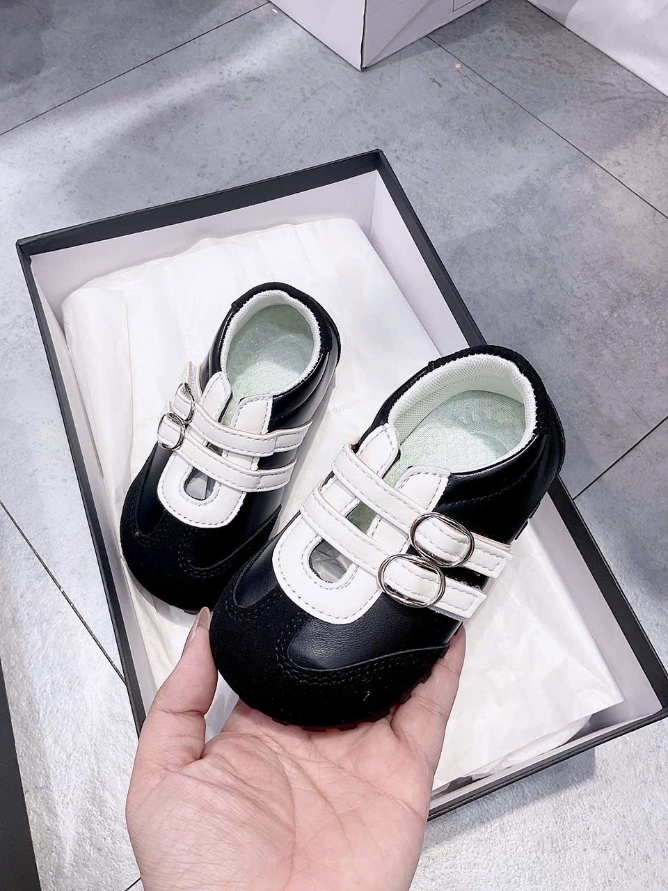 KB - Giày lười thể thao đen (22-26)